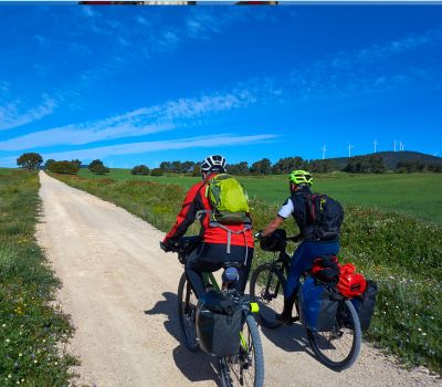 Camino a pie vs Camino en bici: cuál se adapta mejor a ti 